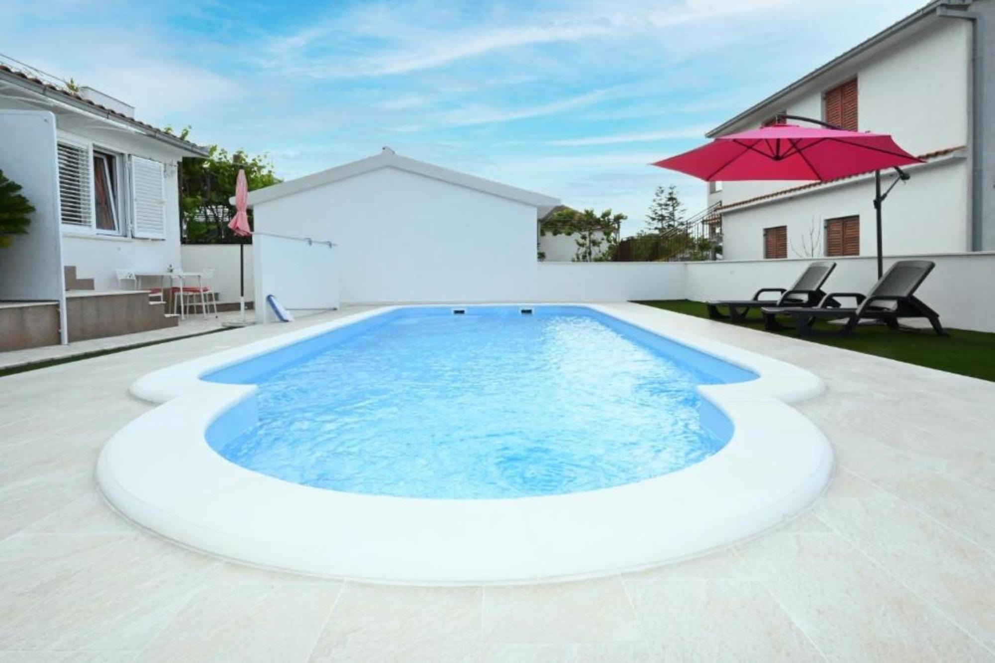 Apartments Mihovilovic - 50 M From Beach Слатине Екстериор снимка