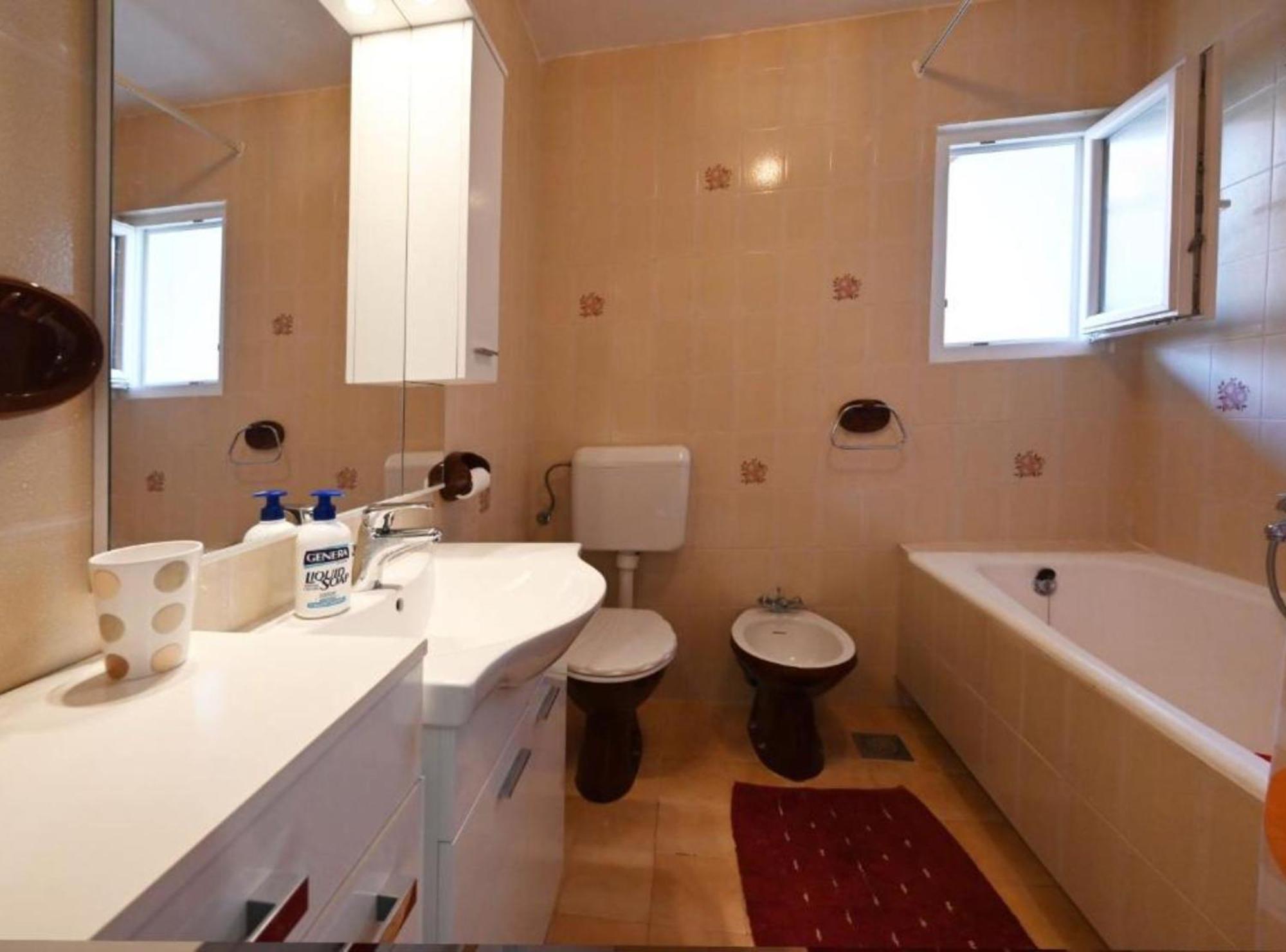 Apartments Mihovilovic - 50 M From Beach Слатине Екстериор снимка