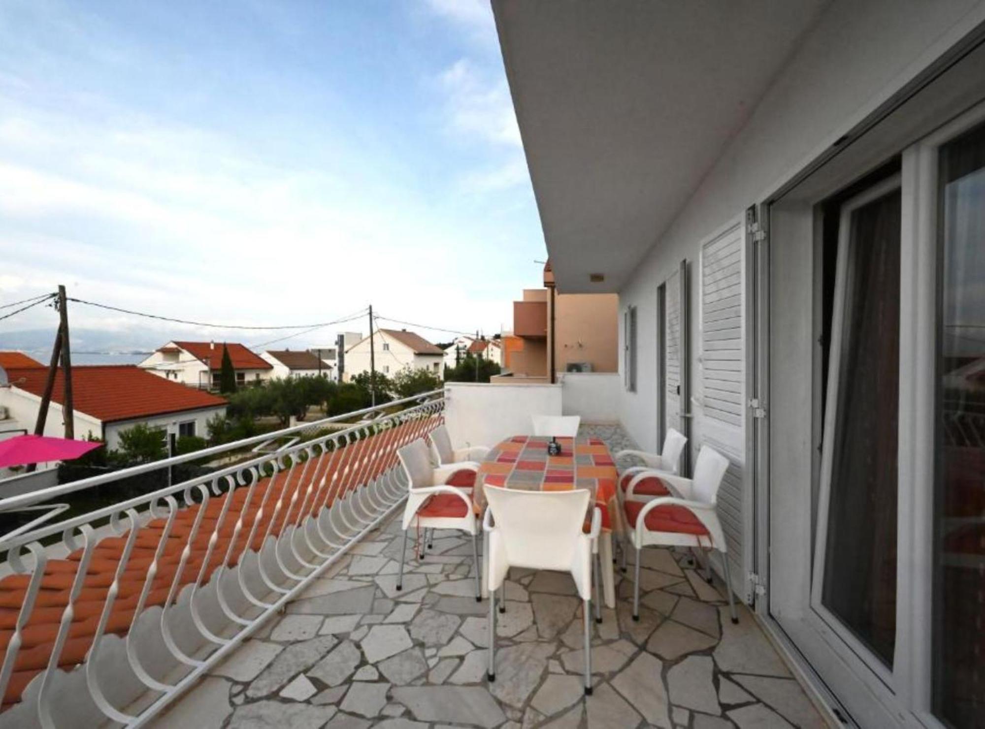 Apartments Mihovilovic - 50 M From Beach Слатине Екстериор снимка