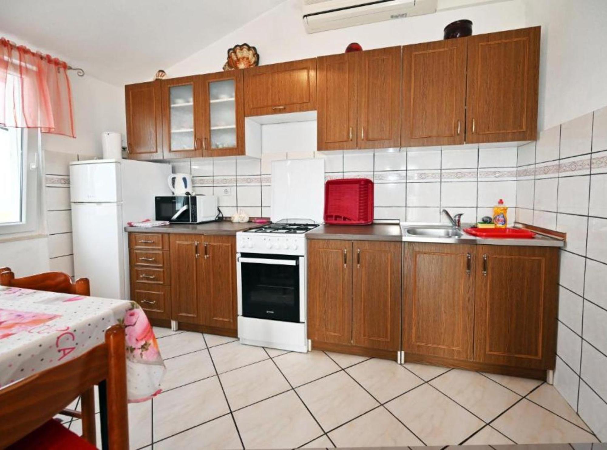 Apartments Mihovilovic - 50 M From Beach Слатине Екстериор снимка