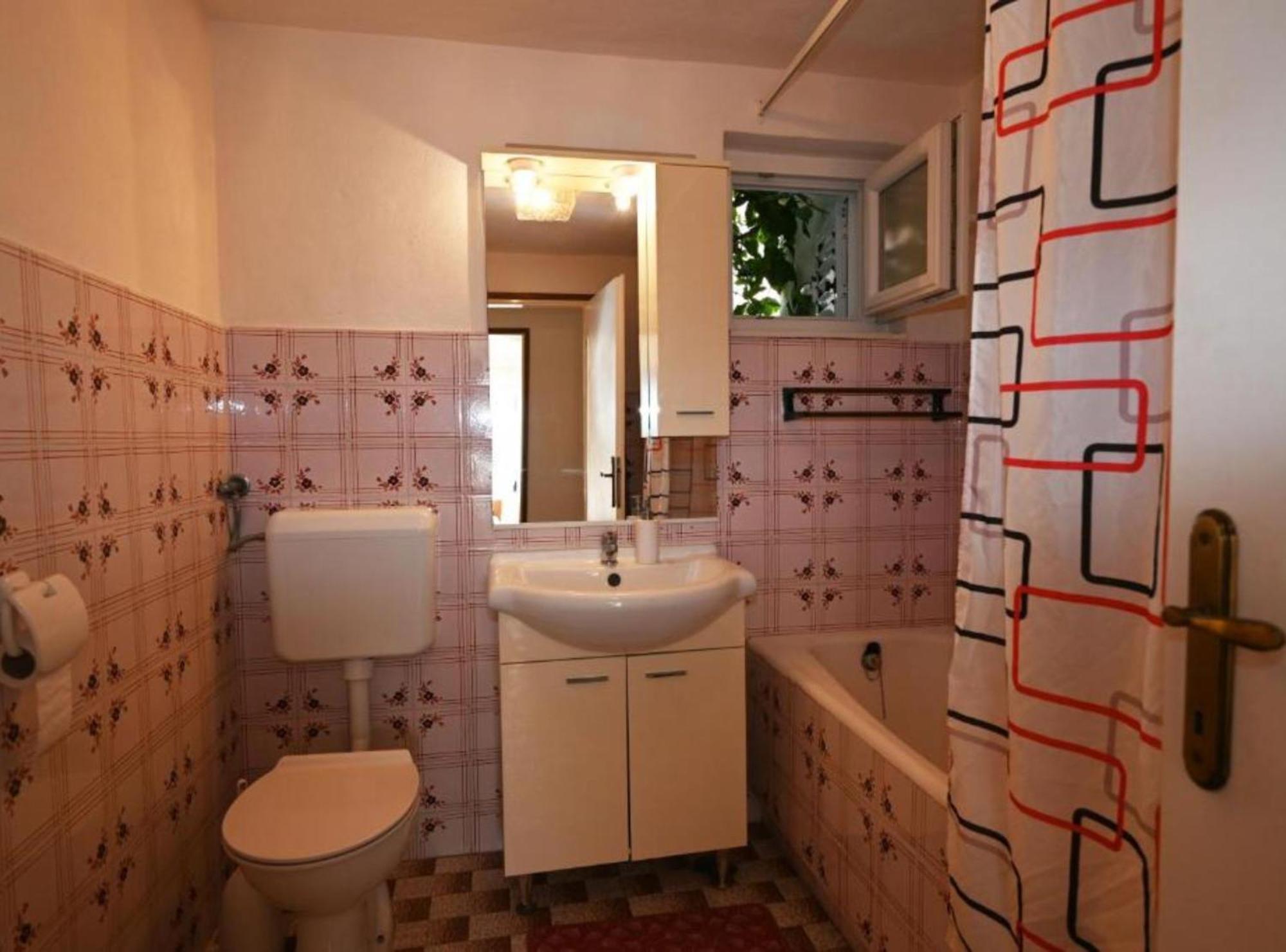 Apartments Mihovilovic - 50 M From Beach Слатине Екстериор снимка